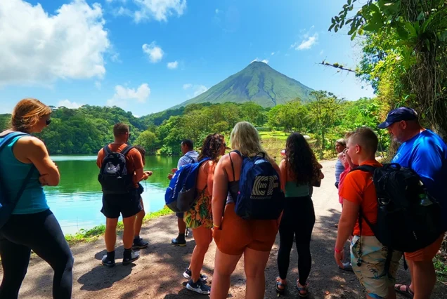 Combo La Fortuna Waterfall & Arenal Volcano